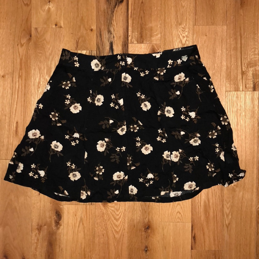 floral miniskirt WITH POCKETS!
